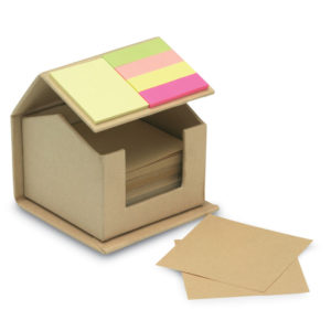 Sada 300 stránkového poznámkového bloku z recyklovaného papíru a samolepících bločků v krabičce ve tvaru domu.